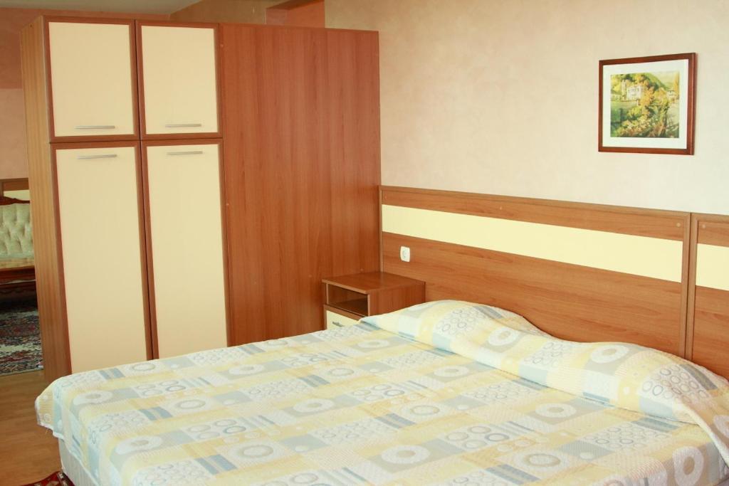 Family Hotel Residence ドブリチ 部屋 写真